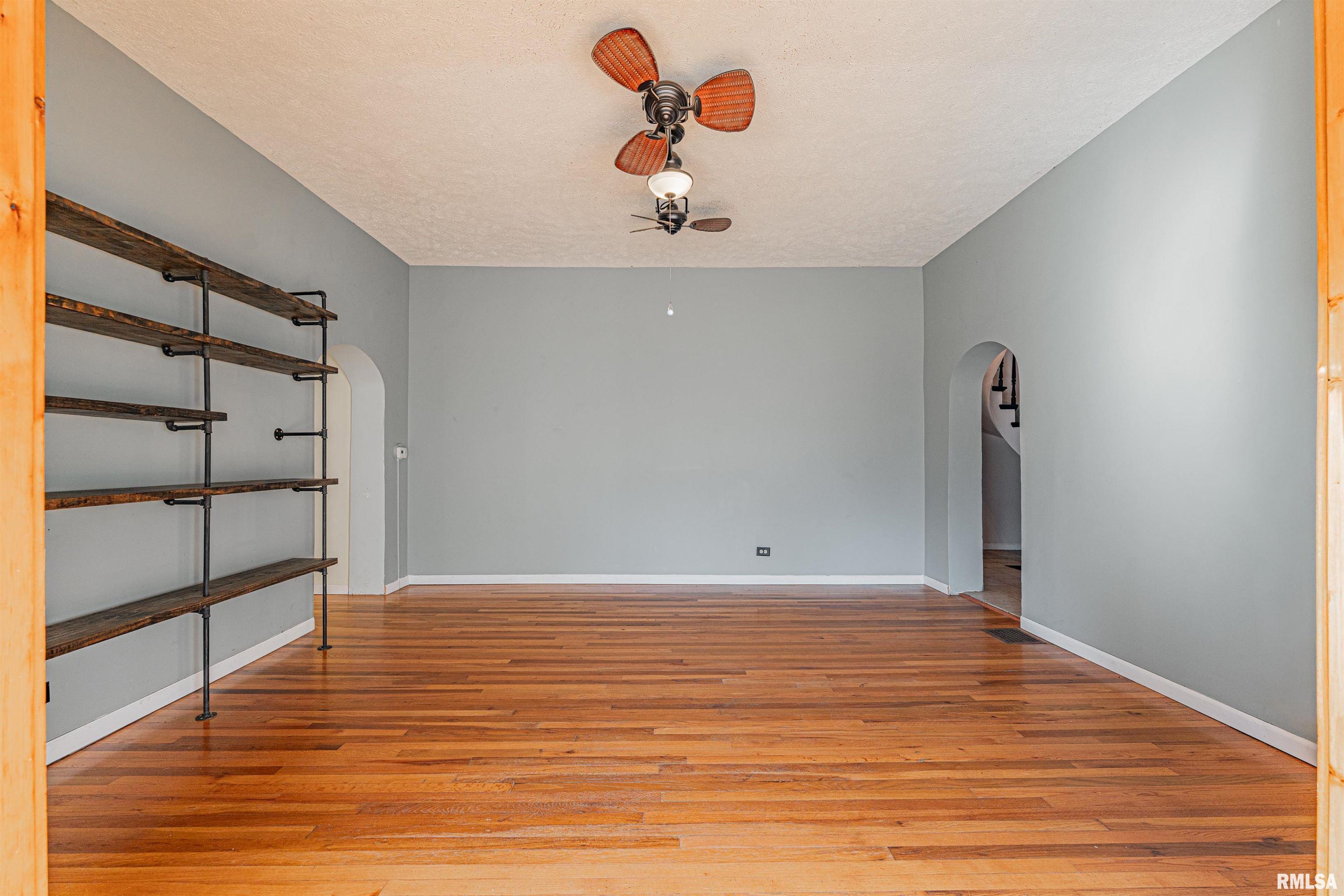 508 North Washington Street Mount Pulaski, IL 62548 - Photo 11 of 44