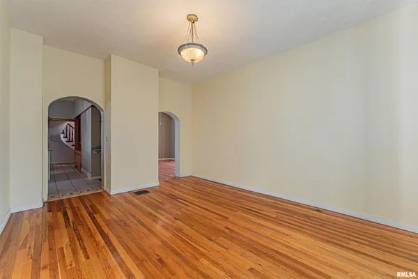 $179,900 | 508 North Washington Street, Mount Pulaski, IL 62548