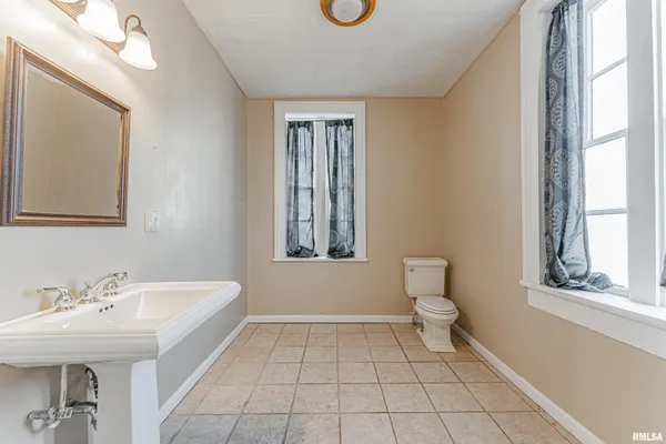 $179,900 | 508 North Washington Street, Mount Pulaski, IL 62548