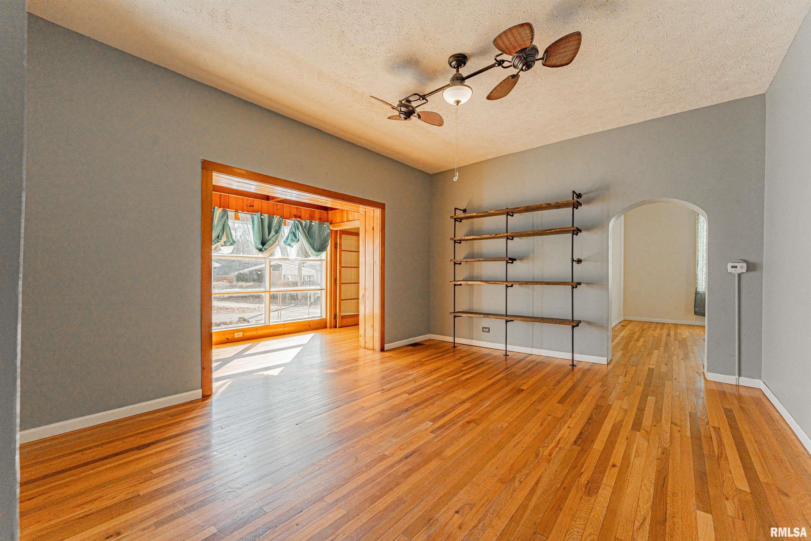 508 North Washington Street Mount Pulaski, IL 62548 - Photo 10 of 44