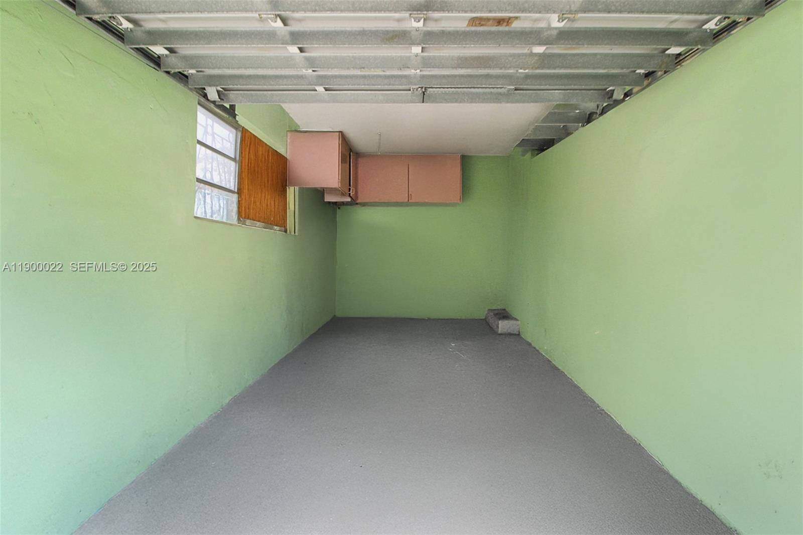 2711 Red Road Coral Gables, FL 33134 - Photo 33 of 33 a view of a garage