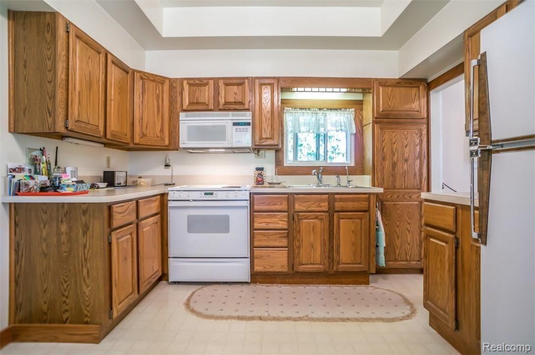 1219 Faussett Road Howell, MI 48855 - Photo 12 of 20 Kitchen