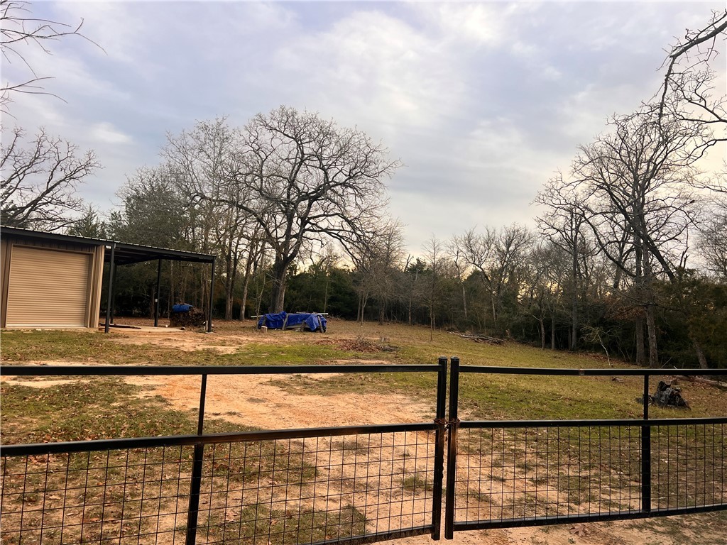 159 Lcr 904 Jewett, TX 75846 - Photo 12 of 20 a view of a backyard