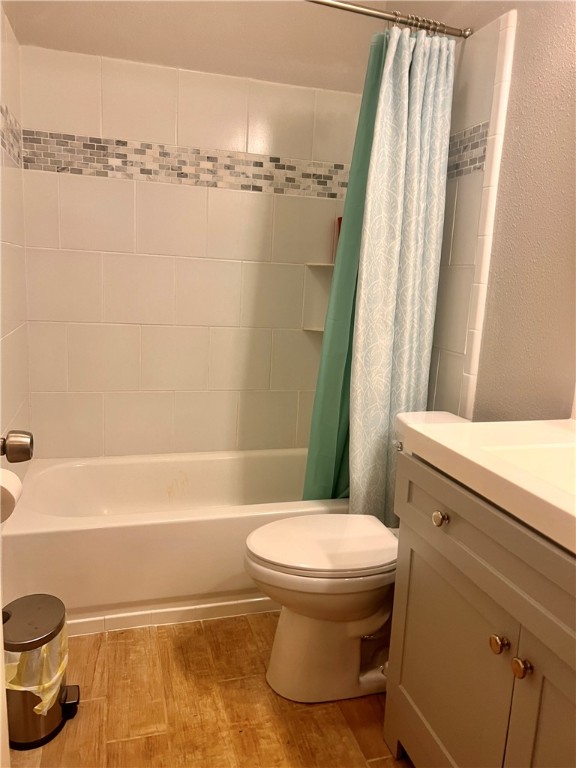 159 Lcr 904 Jewett, TX 75846 - Photo 20 of 20 a bathroom with a toilet and a shower