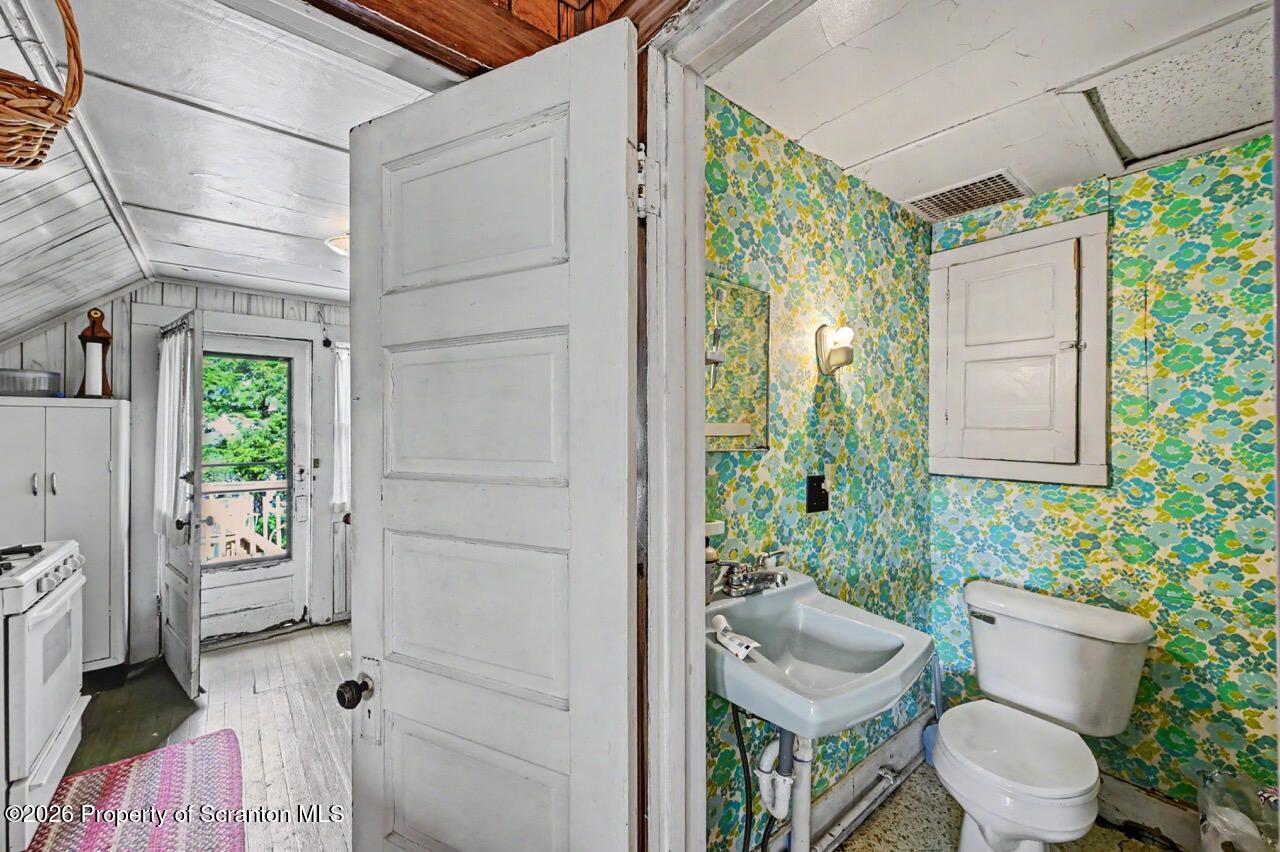 937 Birch Street Scranton, PA 18505 - Photo 25 of 95 937 Birch St 24 Front House Large