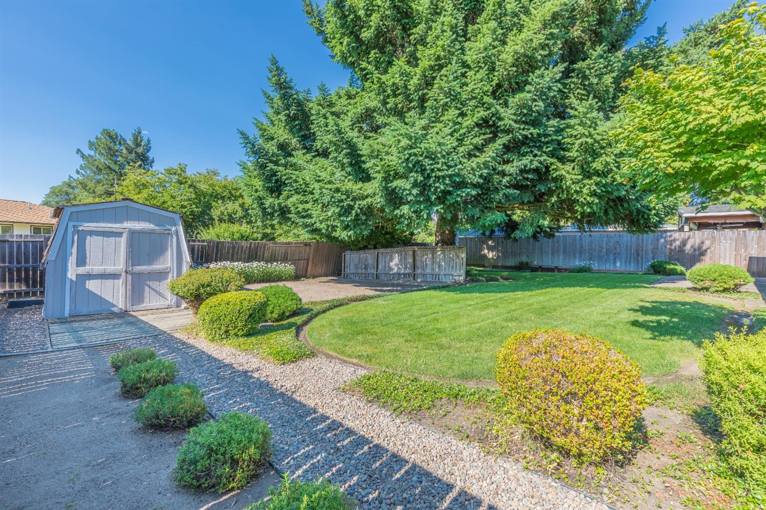 40 Donna Way Central Point, OR 97502 - Photo 4 of 32 Additional Photo