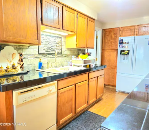 $319,900 | 301 North Central Avenue, Wapato, WA 98951