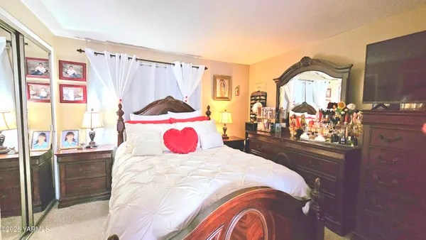 $319,900 | 301 North Central Avenue, Wapato, WA 98951