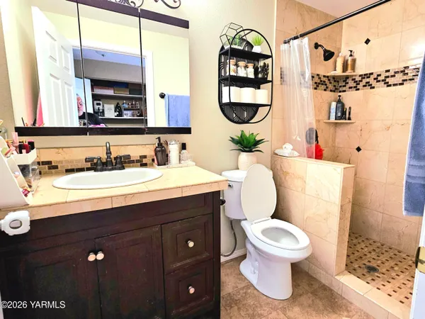 $319,900 | 301 North Central Avenue, Wapato, WA 98951