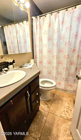 $319,900 | 301 North Central Avenue, Wapato, WA 98951