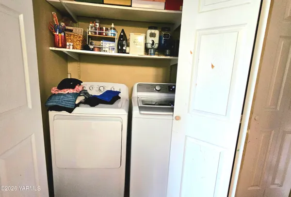 $319,900 | 301 North Central Avenue, Wapato, WA 98951