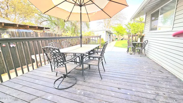 $319,900 | 301 North Central Avenue, Wapato, WA 98951