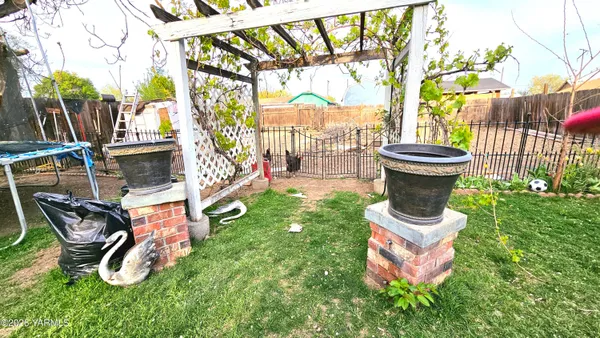 $319,900 | 301 North Central Avenue, Wapato, WA 98951