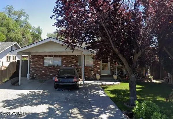 $319,900 | 301 North Central Avenue, Wapato, WA 98951