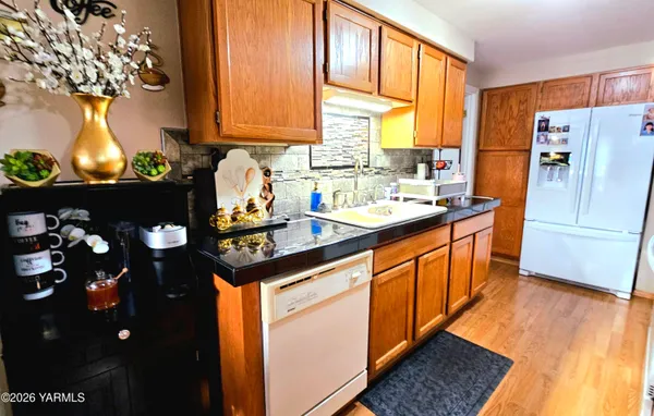 $319,900 | 301 North Central Avenue, Wapato, WA 98951