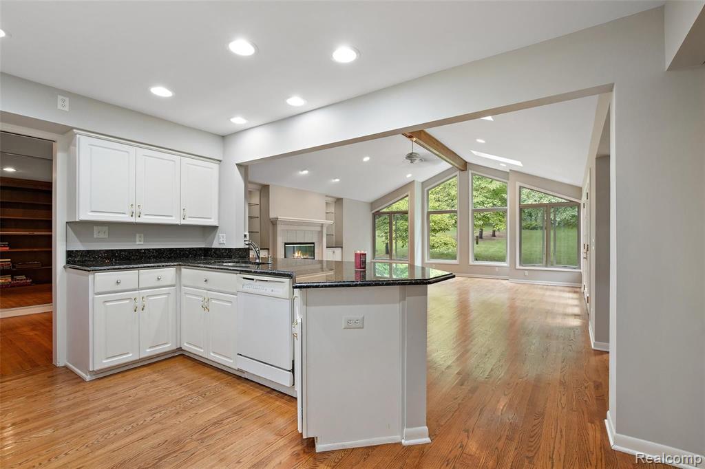 225 Orchardale Drive Rochester Hills, MI 48309 - Photo 17 of 34