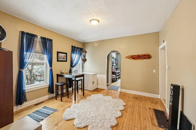 $165,000 | 878 Magnolia Avenue East, St. Paul, MN 55106