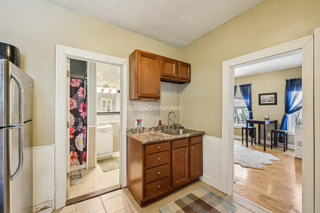 $165,000 | 878 Magnolia Avenue East, St. Paul, MN 55106