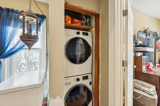 $165,000 | 878 Magnolia Avenue East, St. Paul, MN 55106