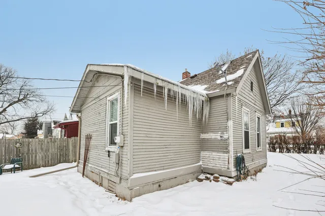 $165,000 | 878 Magnolia Avenue East, St. Paul, MN 55106