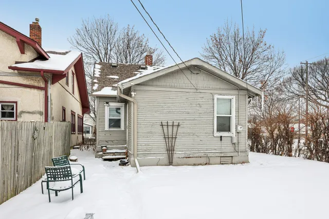 $165,000 | 878 Magnolia Avenue East, St. Paul, MN 55106