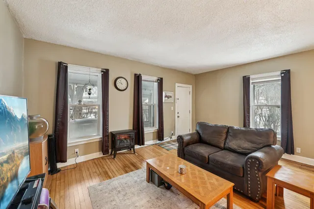 $165,000 | 878 Magnolia Avenue East, St. Paul, MN 55106