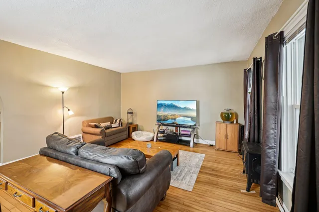 $165,000 | 878 Magnolia Avenue East, St. Paul, MN 55106