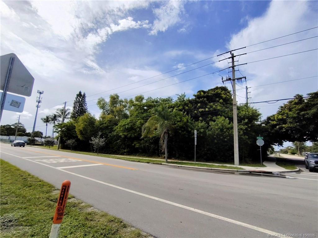 5470 Southeast Ebbtide Avenue Stuart, FL 34997 - Photo 6 of 40 a view of a basketball court
