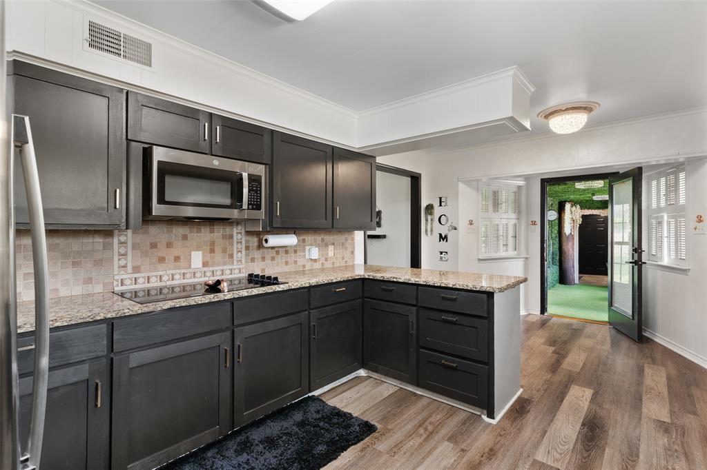 5100 Murphy Road Sachse, TX 75048 - Photo 8 of 40 Kitchen