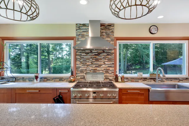 $1,299,999 | 12 Crest Drive, Colts Neck, NJ 07722