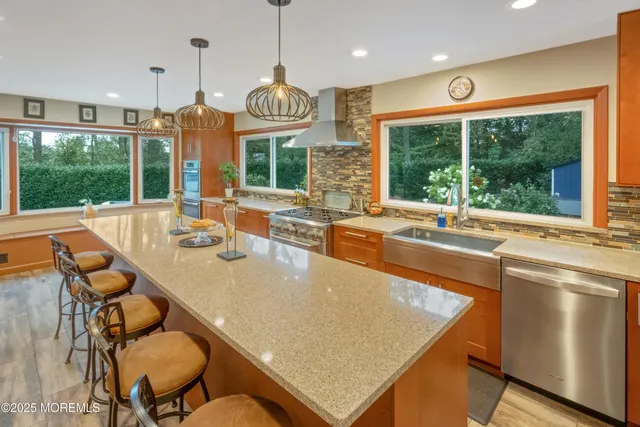 $1,299,999 | 12 Crest Drive, Colts Neck, NJ 07722