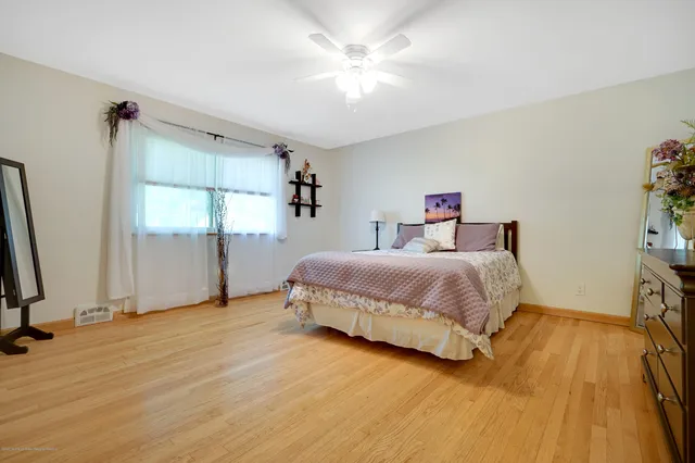 $1,299,999 | 12 Crest Drive, Colts Neck, NJ 07722