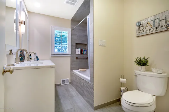 $1,299,999 | 12 Crest Drive, Colts Neck, NJ 07722