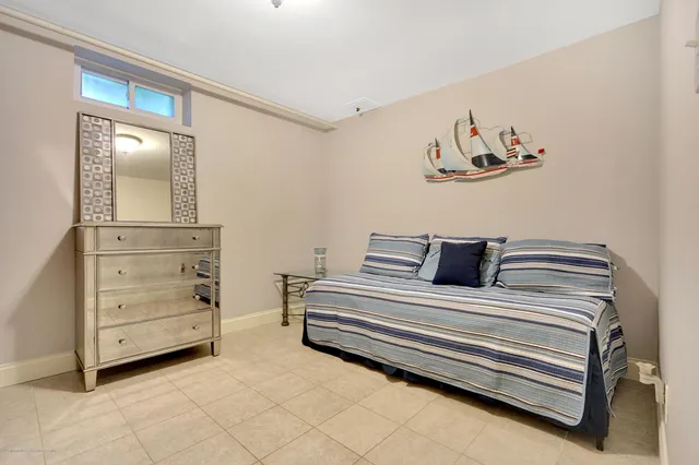 $1,299,999 | 12 Crest Drive, Colts Neck, NJ 07722