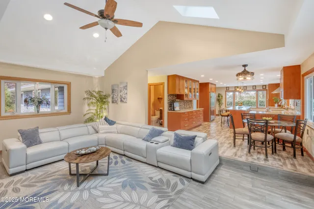 $1,299,999 | 12 Crest Drive, Colts Neck, NJ 07722