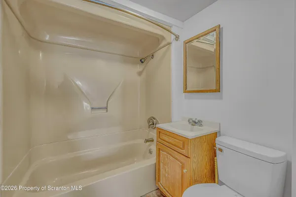 $1,100 | 1807 Green Ridge Street, Dunmore, PA 18509