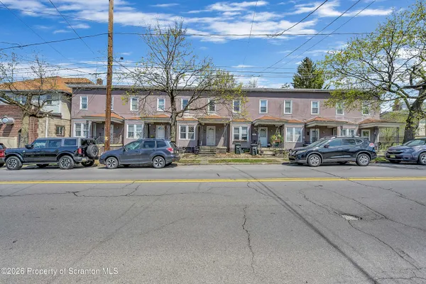 $1,100 | 1807 Green Ridge Street, Dunmore, PA 18509