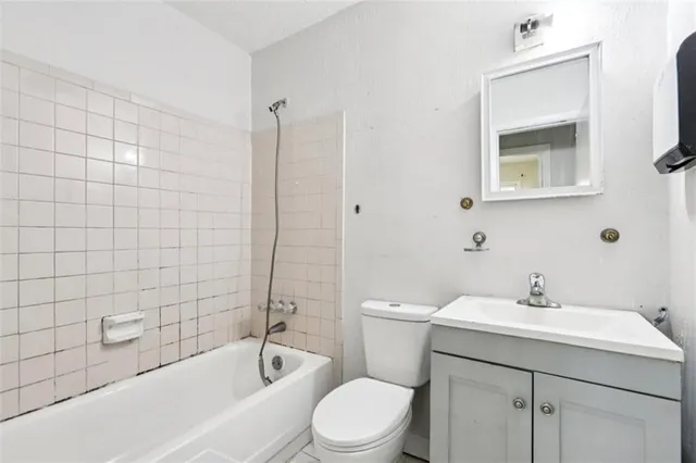 $110,000 | 605 Robert E Lee Parkway, Jonesboro, GA 30238