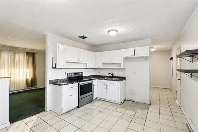 $110,000 | 605 Robert E Lee Parkway, Jonesboro, GA 30238