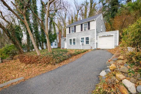 $728,000 | 1613 Northern Boulevard, Roslyn, NY 11576