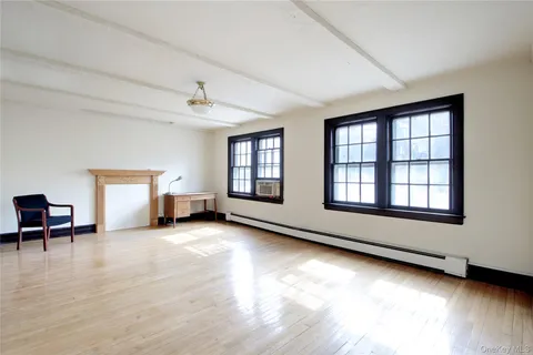 $728,000 | 1613 Northern Boulevard, Roslyn, NY 11576