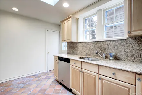 $728,000 | 1613 Northern Boulevard, Roslyn, NY 11576