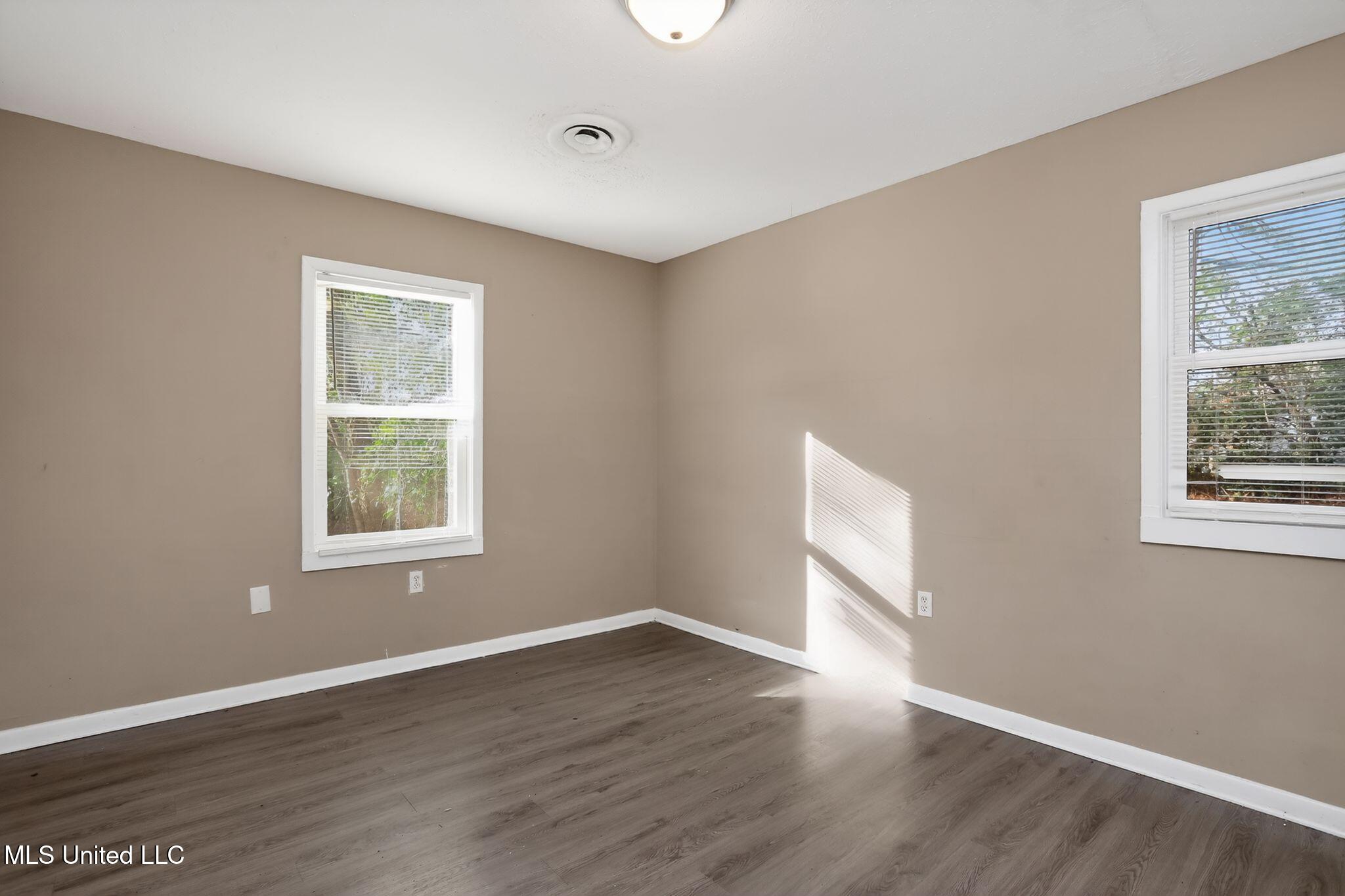 367 Queen Julianna Lane Jackson, MS 39209 - Photo 10 of 38 12_367_Queen_Julianna_Ln_Jackson_MS_3920