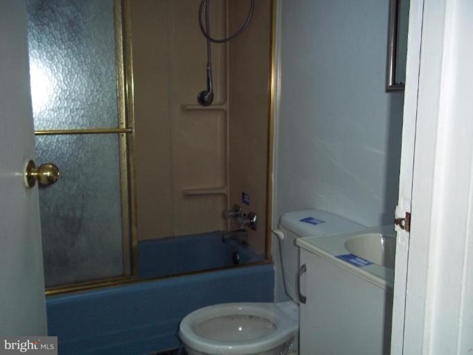 3181 Freeway Halethorpe, MD 21227 - Photo 6 of 6 Bath #1