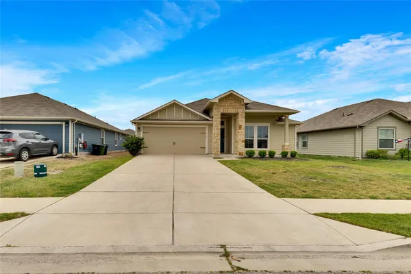 $1,900 | 208 Garcitas Creek Lane, Hutto, TX 78634