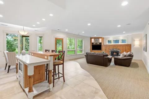$1,995,000 | 710 Shadyview Lane North, Plymouth, MN 55447