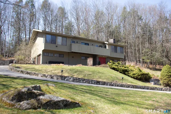 $4,000 | 6 Cove Road, Brookfield, CT 06804