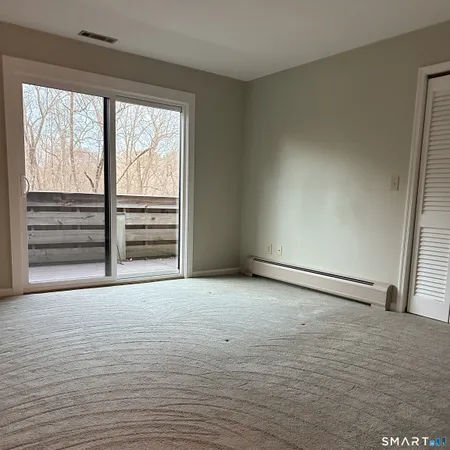 $4,000 | 6 Cove Road, Brookfield, CT 06804