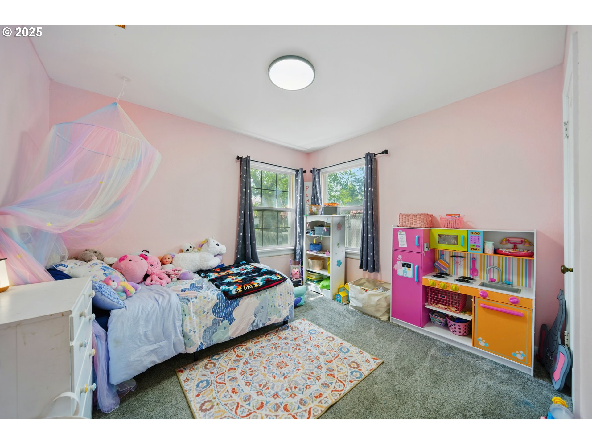 1317 Chestnut Street Milton Freewater, OR 97862 - Photo 12 of 23 a bedroom with furniture and a baby crib