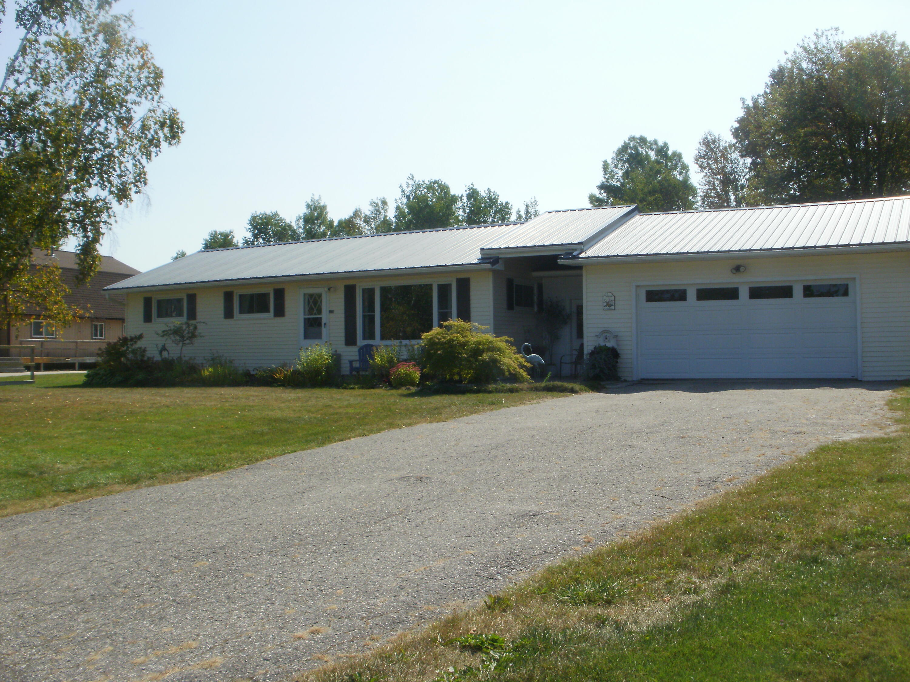 2239 East Levering Road Cheboygan, MI 49721 - Photo 3 of 56 Gallery Image 3